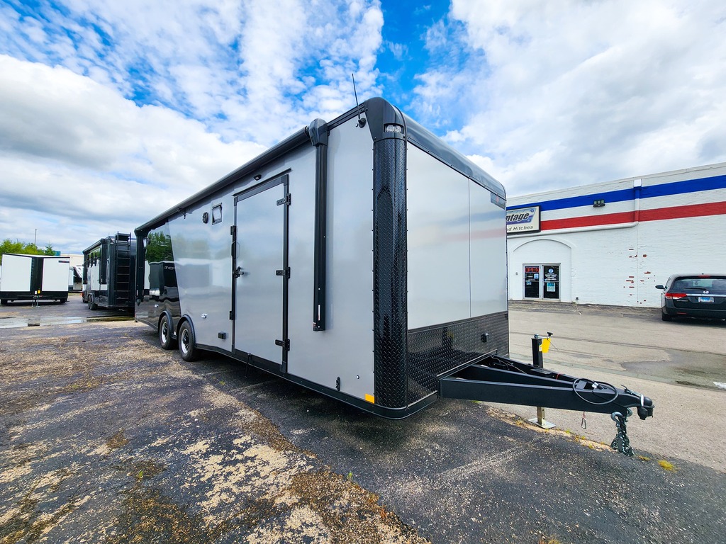28' Two-Tone Car Hauler from Discovery