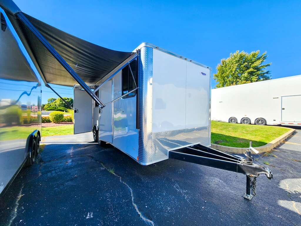 8.5'x20' Used Freedom Office Trailer
