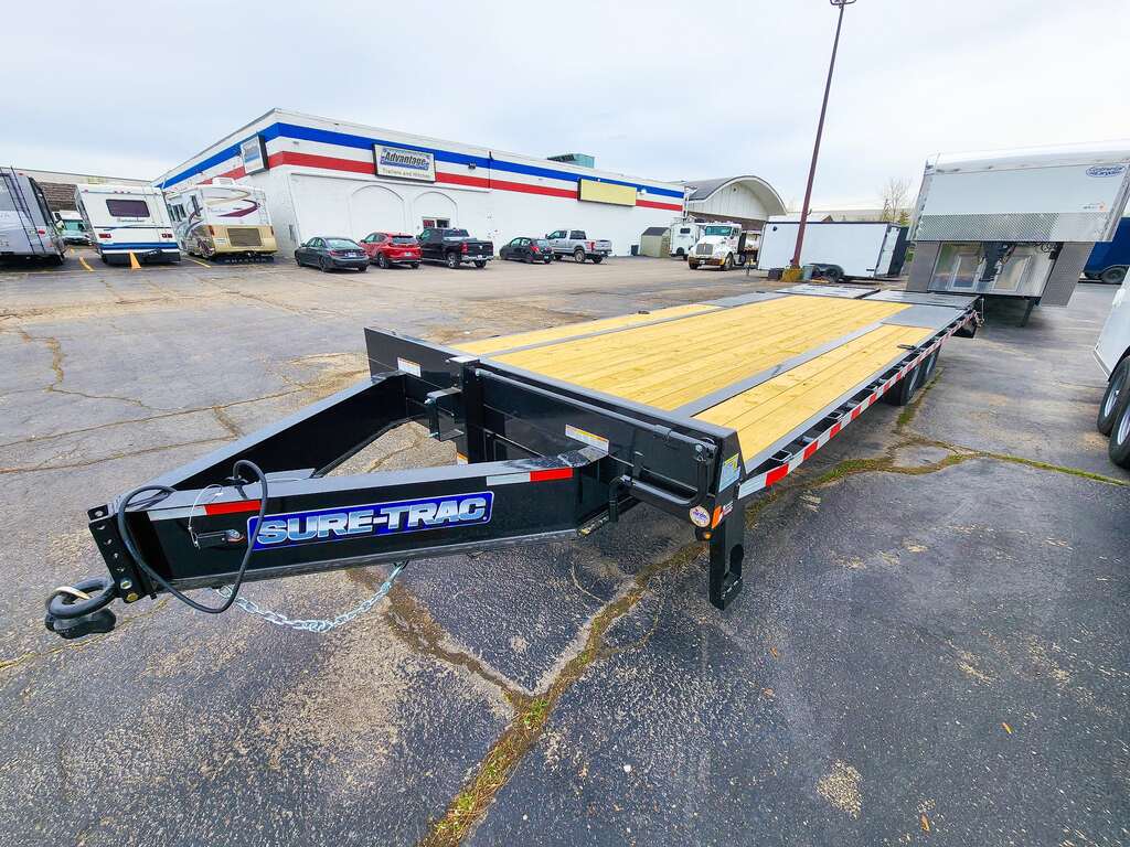 8.5'x20' Deckover Equipment Trailer