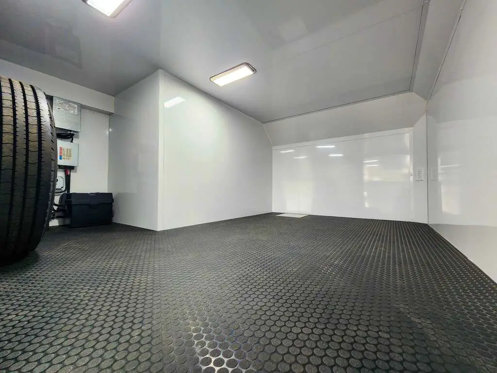 Gooseneck Storage Space